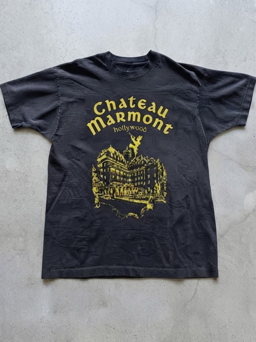 Chateau Marmont Hollywood Graphic Black
Gildan T-Shirt